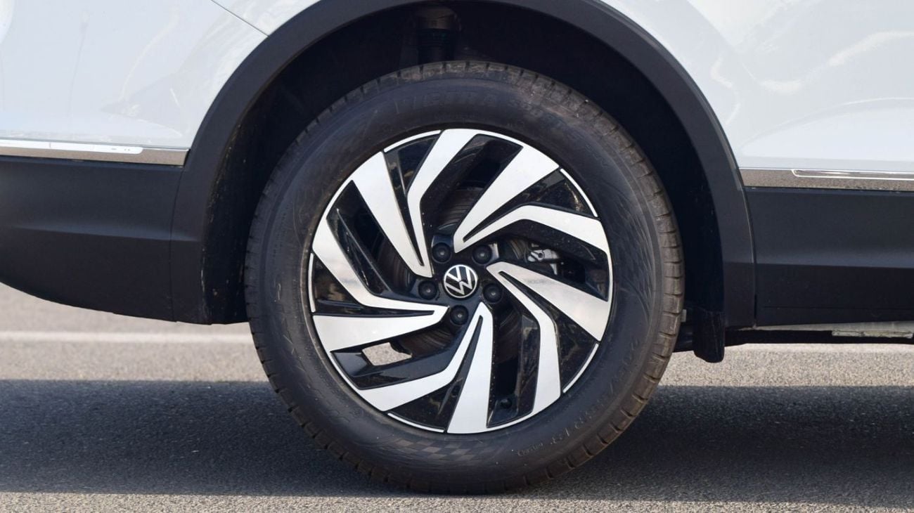 فولكس واجن تيجوان •	Brand new Volkswagen Tiguan L 1.5L Turbo 300TSI 2025