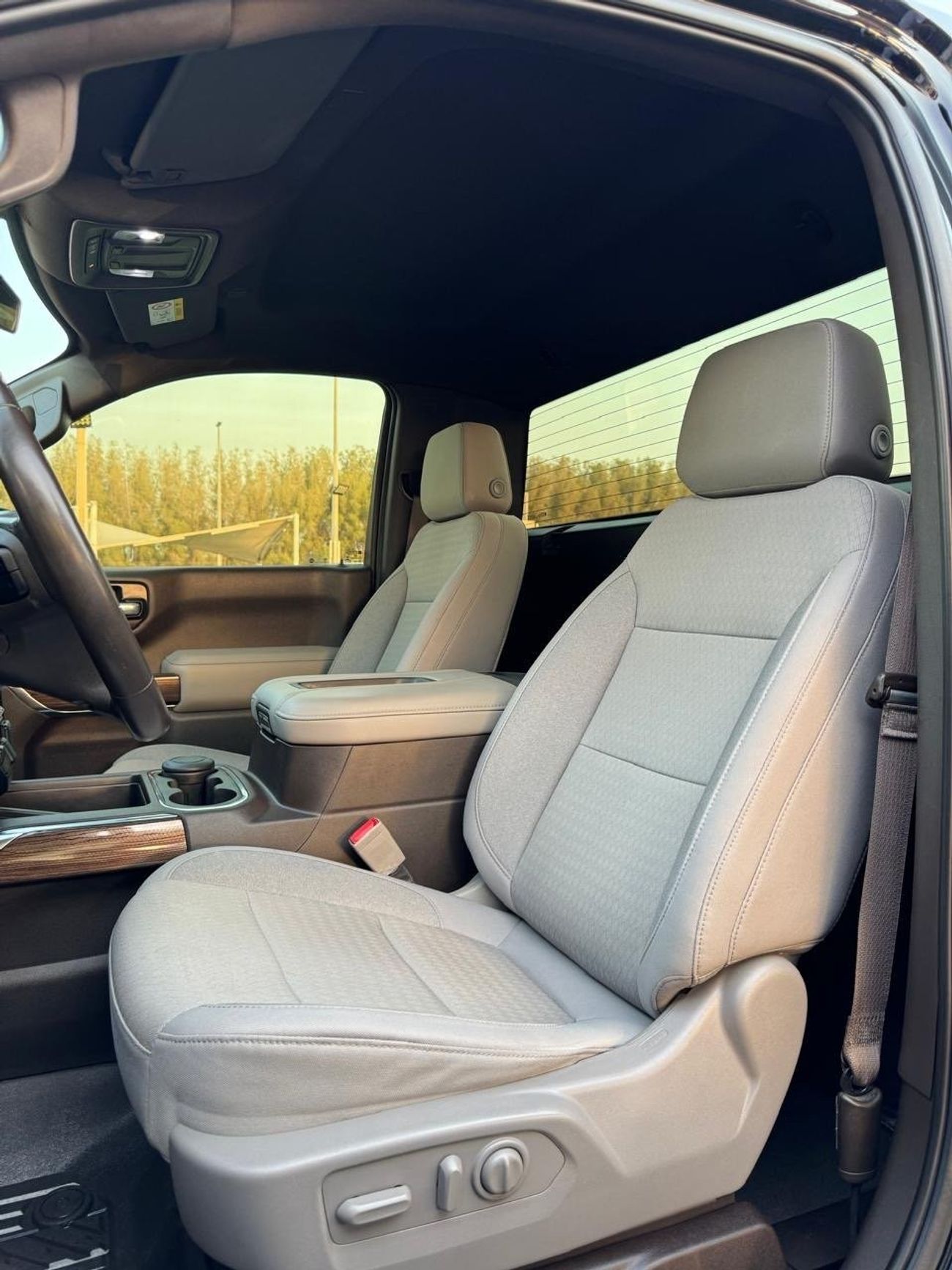 Chevrolet Silverado LT CHEVROLET SILVERADO Z71 2021 GCC FULL OPTION  Full service history  Zero accidents