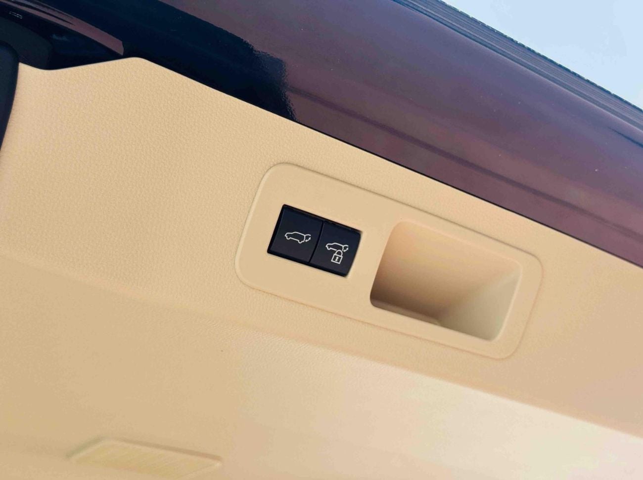 Toyota Land Cruiser VXR BLACK ISNDIE BIEGE 2026