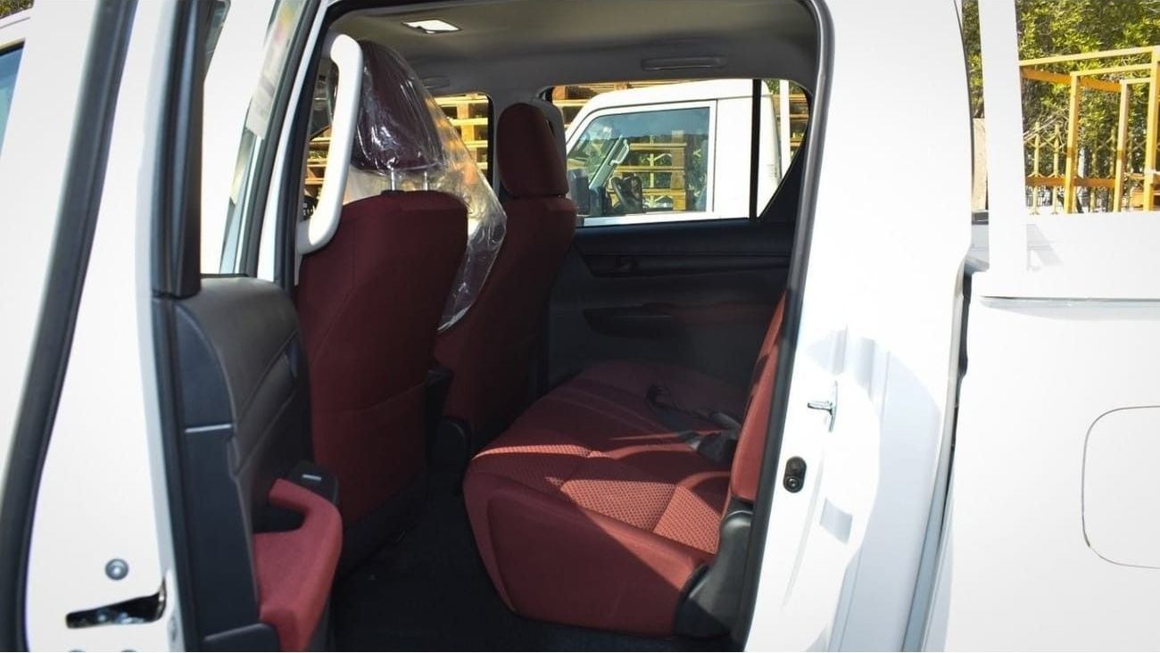 تويوتا هيلوكس TOYOTA HILUX DLX 2.4 PETROL AUTOMATIC 2024 GCC OMAN