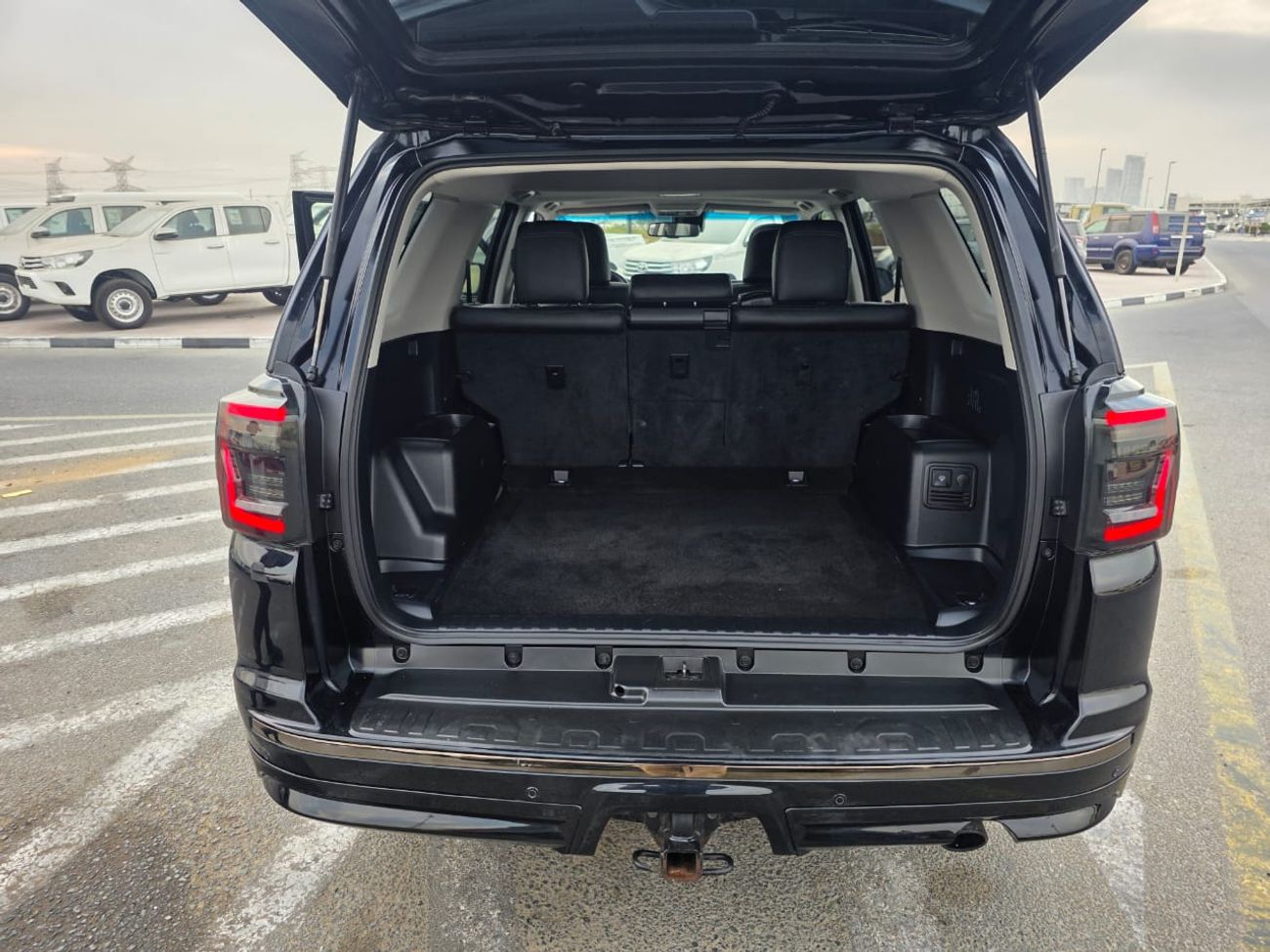 تويوتا Runner4 Nightshade Edition