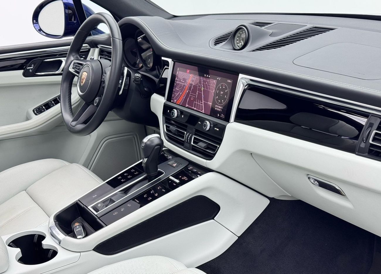 Porsche Macan Std 2.0L (252 HP) 2023 Posche Macan, 2027 Porsche Warranty, Full Porsche Service History, Very Low K