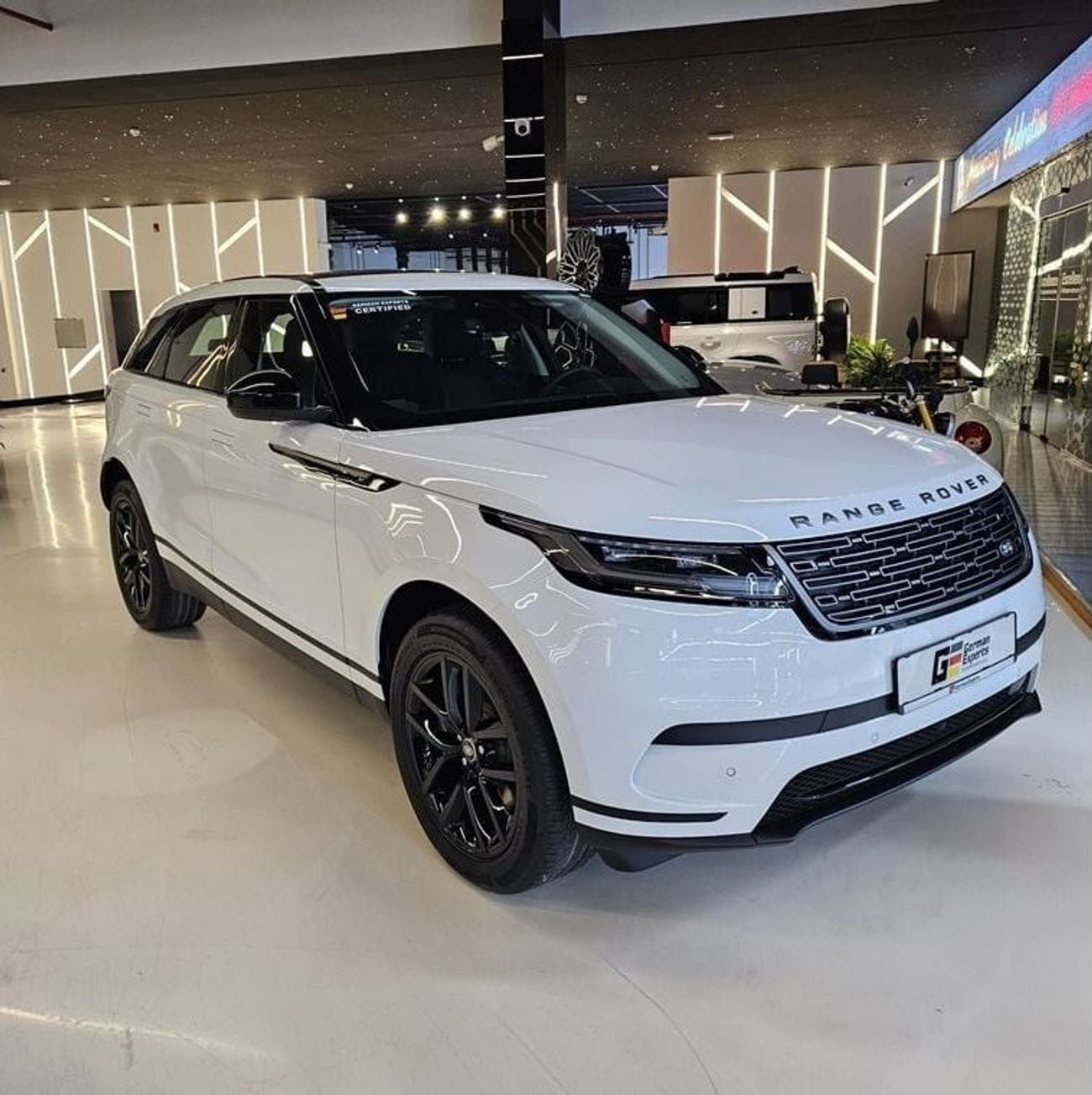 لاند روفر رينج روفر فيلار 2025 Range Rover Velar P250