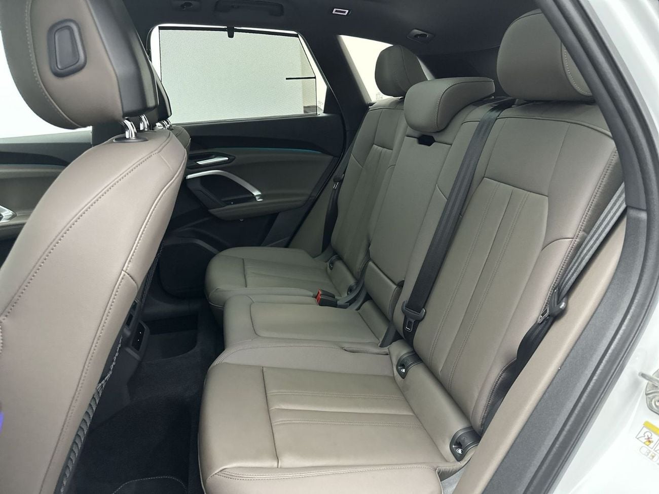 أودي Q5 45 TFSI Quattro 2.0L Q5 SUV TFSI quattro 204hp (Ref# 45595)