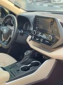 تويوتا هايلاندر 2022 Toyota Highlander XLE Full Option Inside Special Beige With Radar /