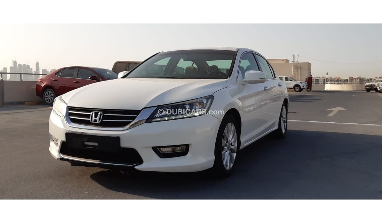 Honda Accord GCC SPECS WITH SUNROOF AGENCY SERVICE