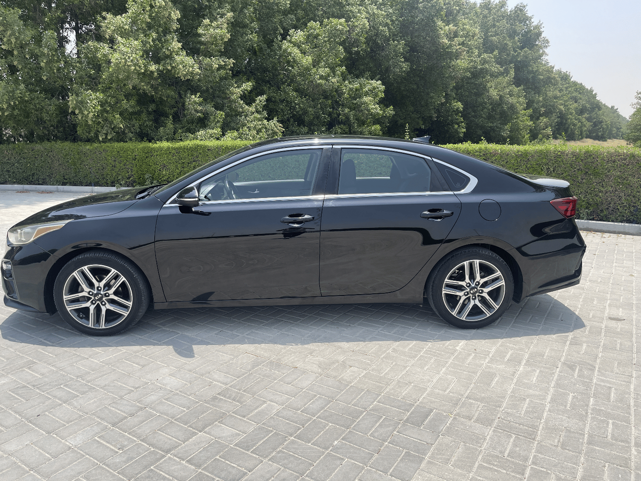 Kia Forte Kia Forte Ex 2020 Black 2.0L 4 GT vin: 3KPF54AD9LE220222    full option Excellent Condition   * CAR 