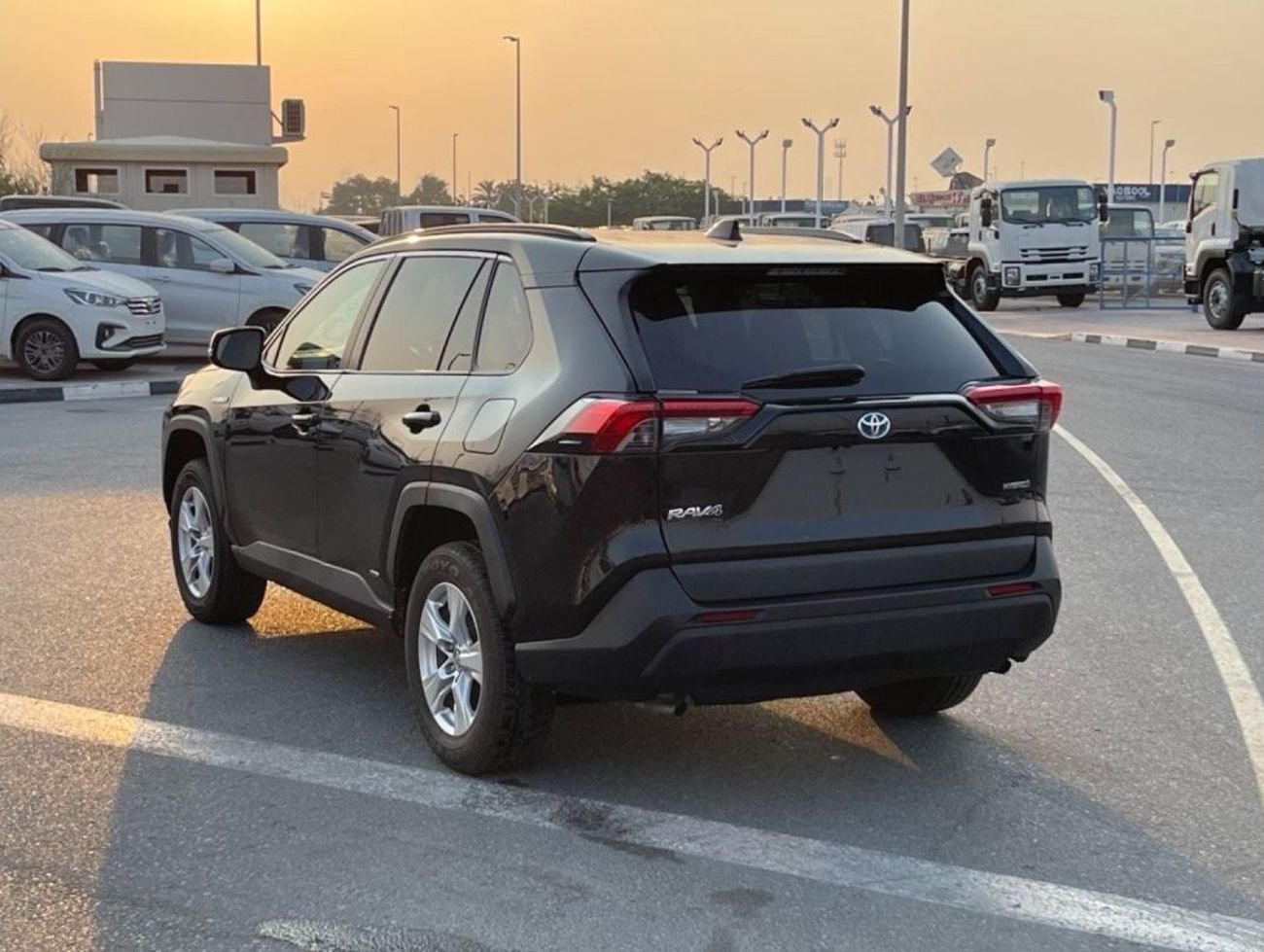 تويوتا راف ٤ 2020  TOYOTA RAV4 XLE HYBRID 4x4 IMPORTED FROM USA