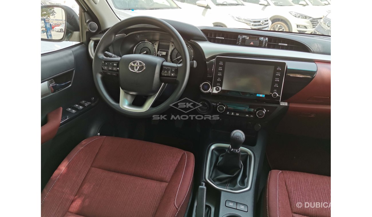 Toyota Hilux 2.7L, M/T, DVD Camera (CODE # THFO05)