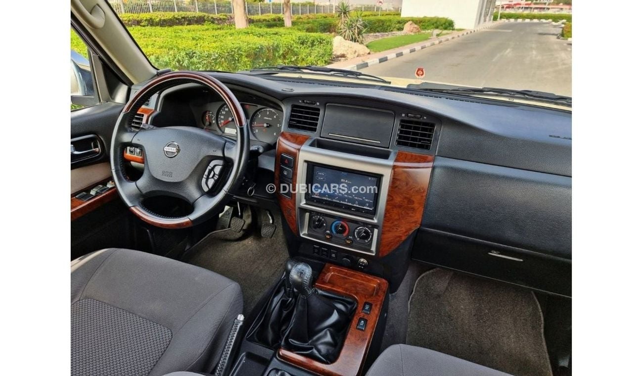 نيسان باترول سفاري 4.8L-2017-6 Cylinder - Manual Transmission - Pristine condition with Braid wheels and Gas Suspension