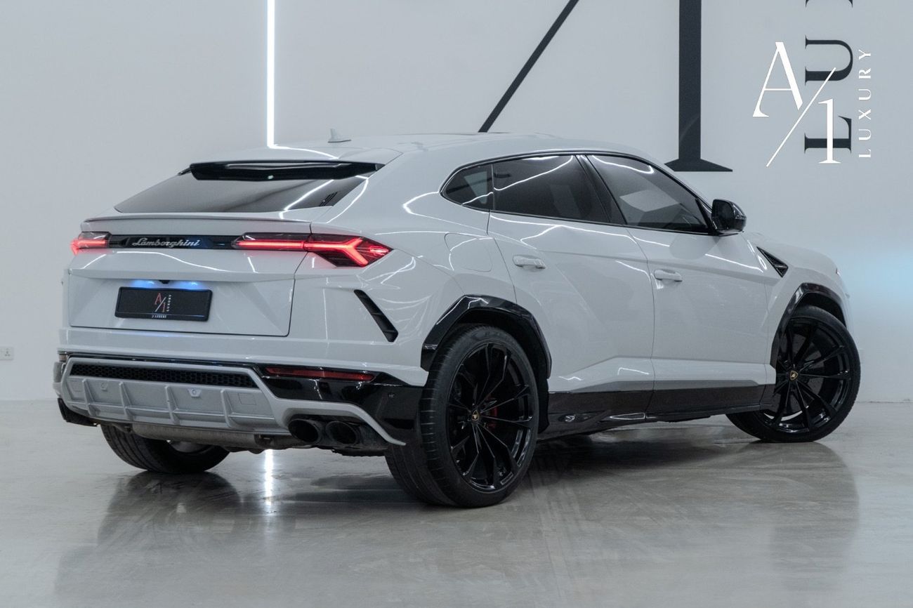 Lamborghini Urus 2020 Lamborghini Urus, Service History, Excellent Condition, Canadian Spec
