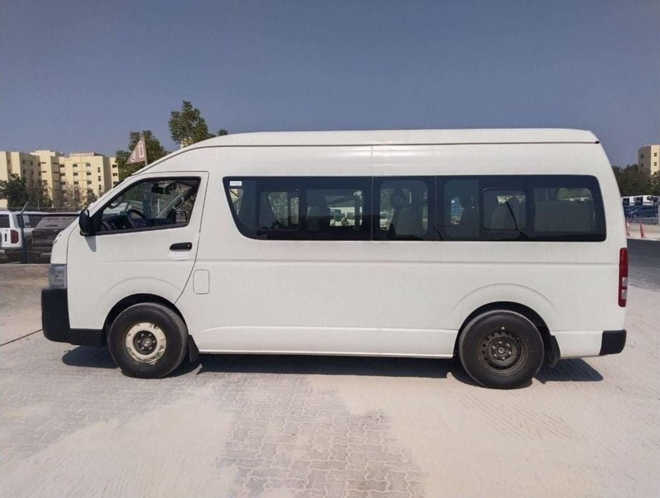 تويوتا هاياس GL TOYOTA HIACE HIGH ROOF DIESEL 2.5L