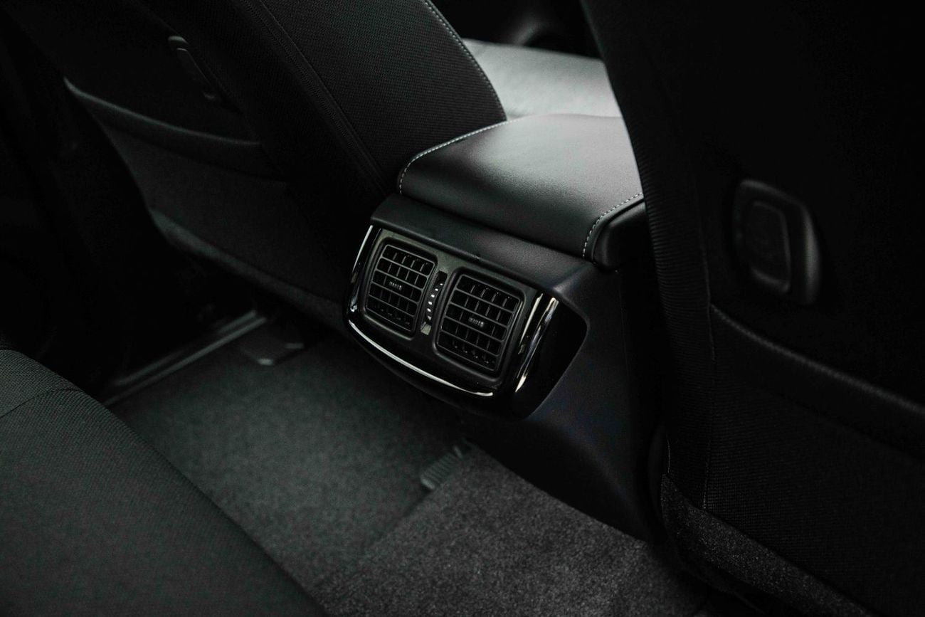 Toyota Hilux Adventure 4.0 - Silver Metallic Inside MLM Black | Export Only