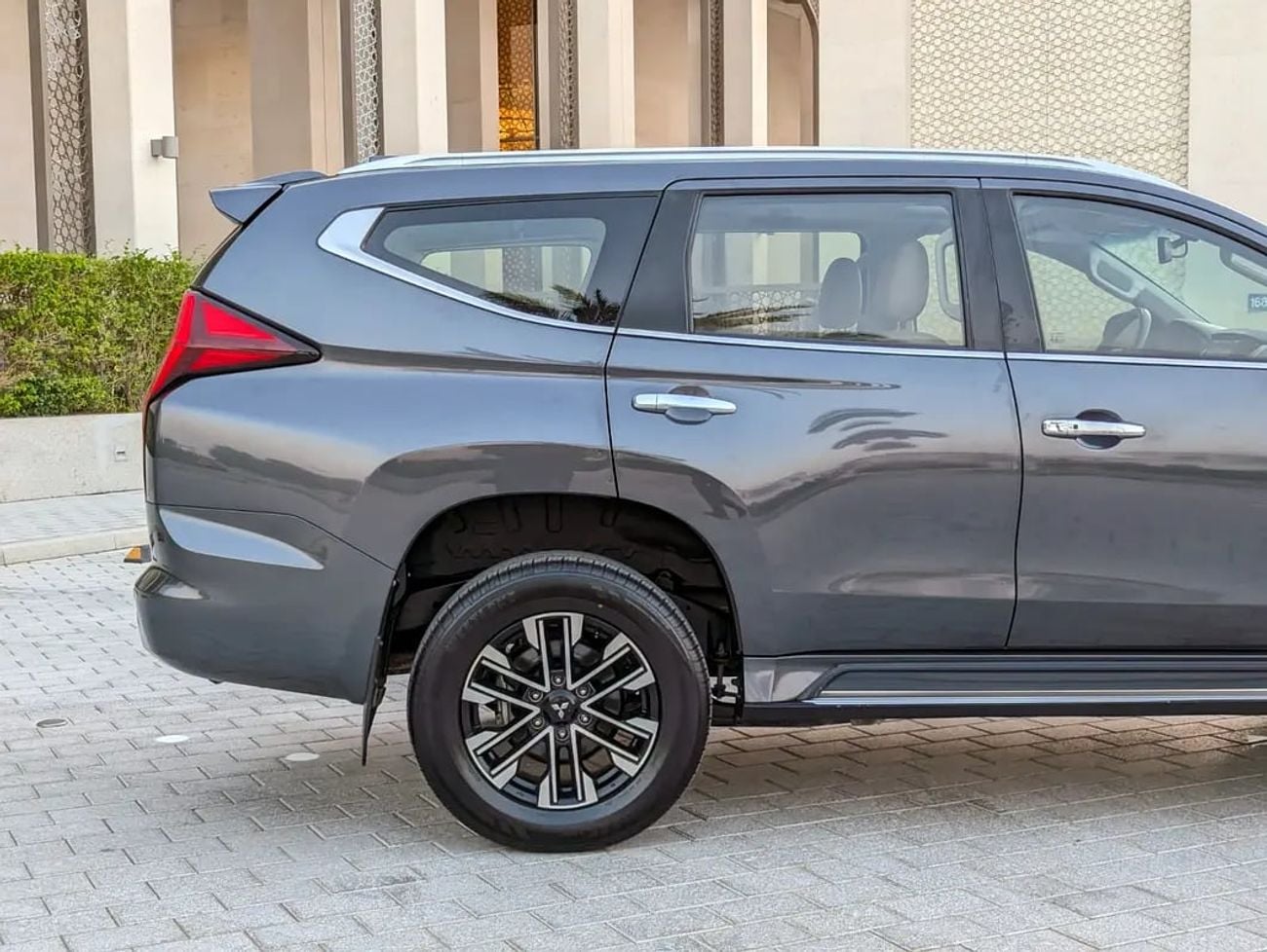 Mitsubishi Montero Sport GLS PREMIUM GLS TOP LINE FULL OPTION GCC IN EXCELLENT CONDITION