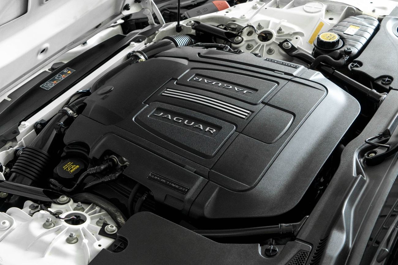 Jaguar F Type 2016 Jaguar F-Type S / British Design Edition Kit / Full Service History