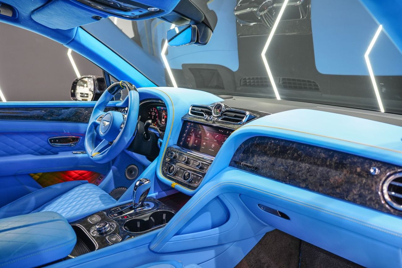 Bentley Bentayga V8 Mansory, Full Forged Carbon, Rear Entertainment, Panoramic Roof w/ Starlight!!