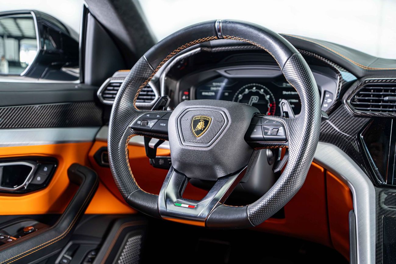 Lamborghini Urus STD 4.0T V8 Mansory Kit-Chopped Carbon Fiber Exterior-Performance Exhaust System-4 VIP Seats