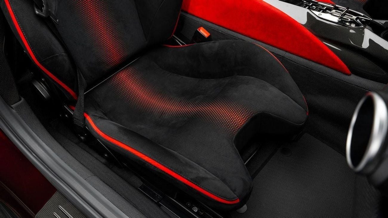 Ferrari 812 Competizione Aperta 10th Anniversary Cavalcade Tailor Made - 1 OF 10 - 2023 - Euro Specs