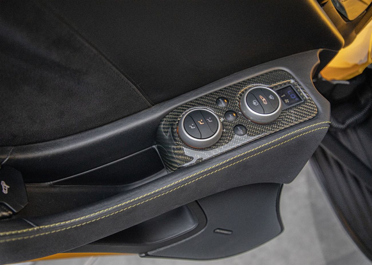 مكلارين MP4-12C