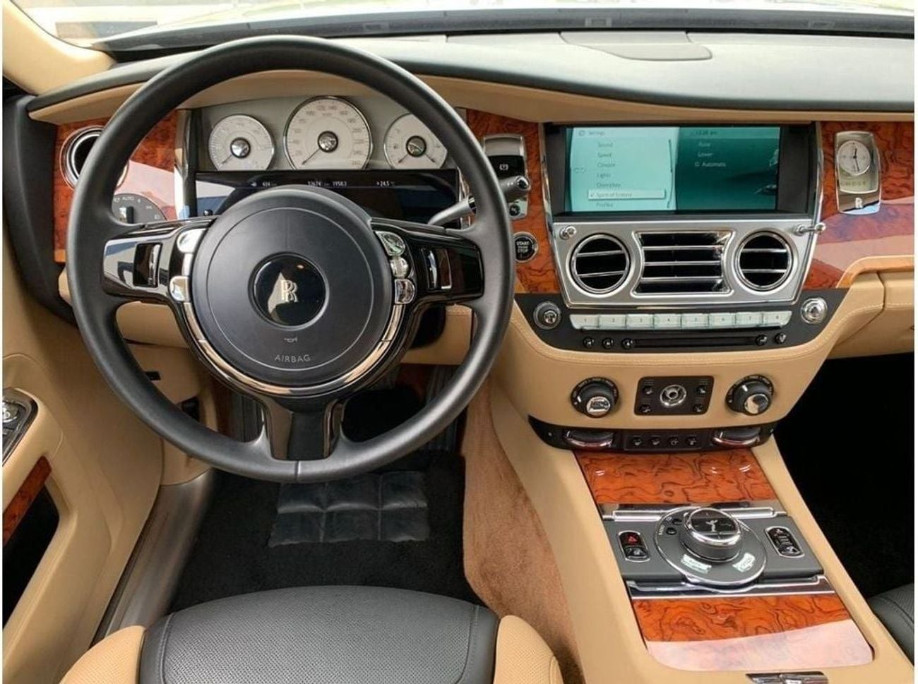 Rolls Royce Ghost SWB EWB 6.6L GCC SPEC NEAT AND CLEAN