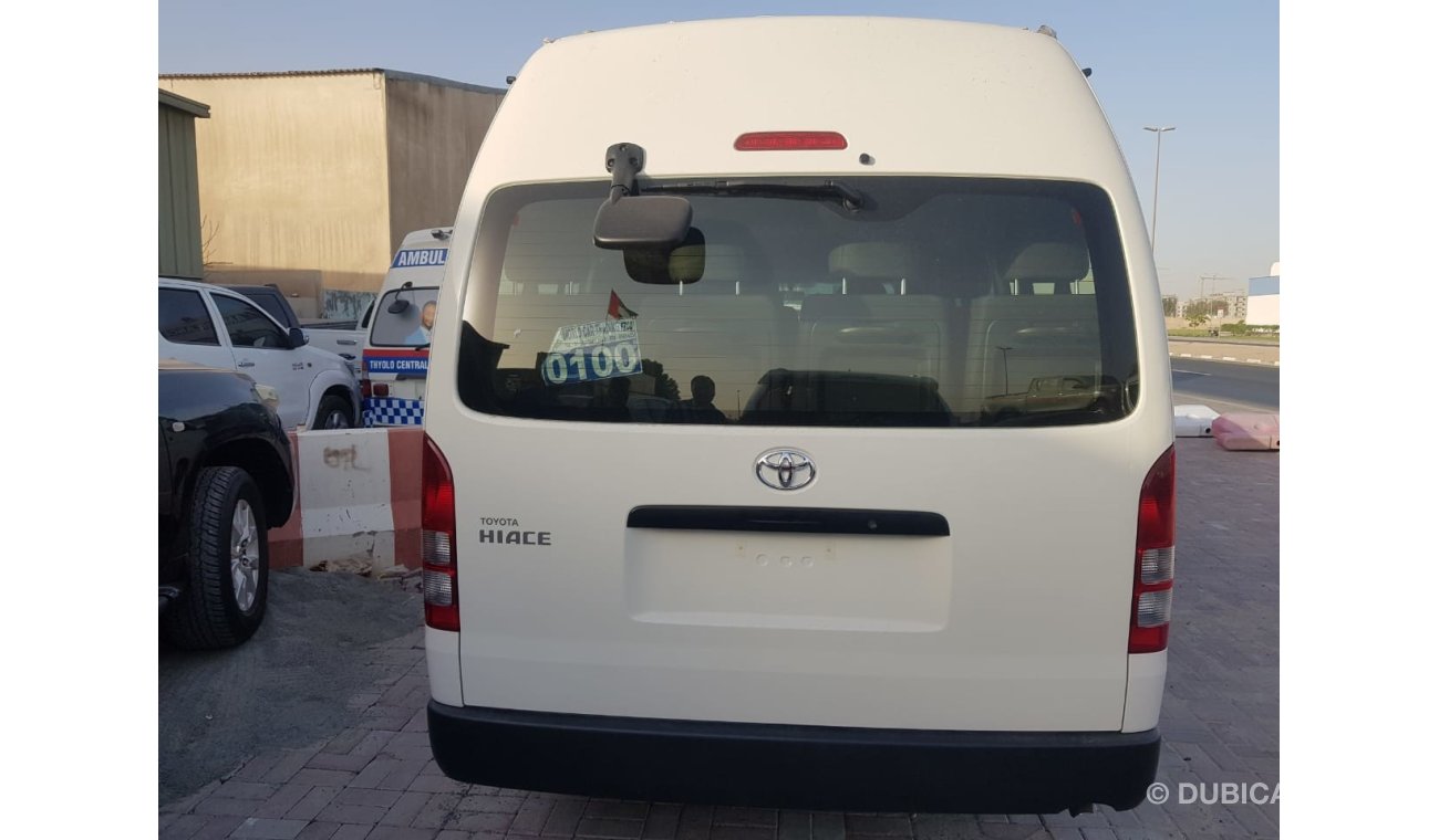 Toyota Hiace 13 seats