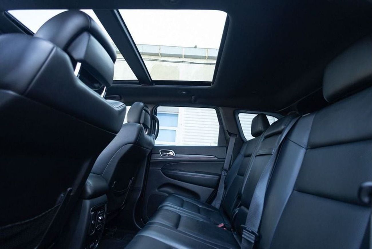 جيب جراند شيروكي Limited 3.6L Jeep Grand Cherokee Limited 2019 GCC under Warranty with Flexible Down-Payment.