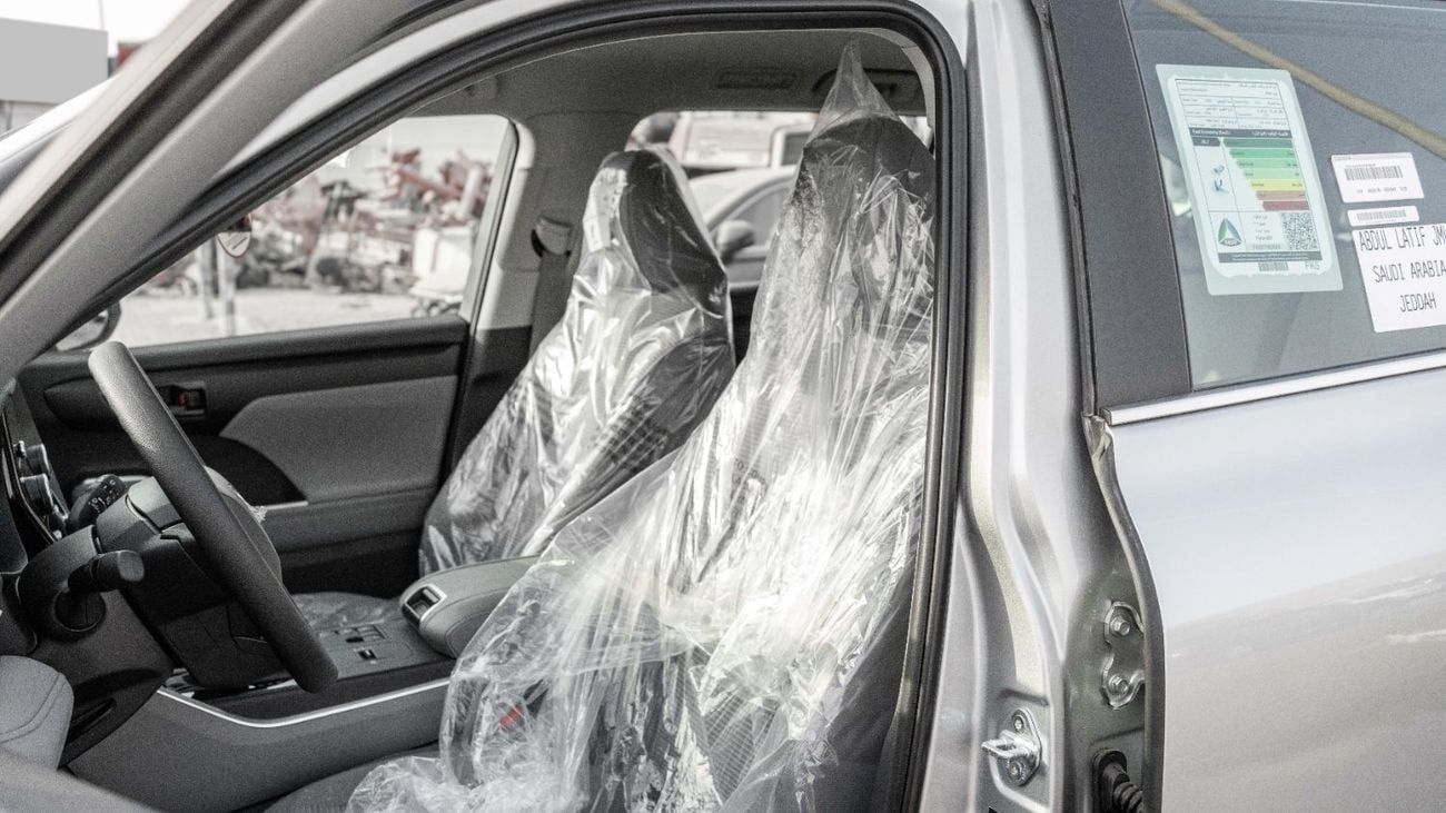 Toyota Highlander 2025 Toyota Highlander LE 2.5L AT Hybrid (Silver-Gray)