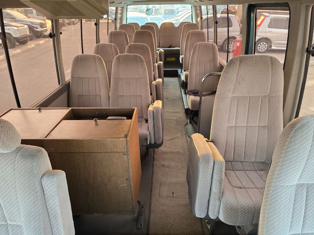 Toyota Coaster TOYOTA COASTER BUS RHD 1998 MODEL 4.2 L DIESEL AUTOMATIC(PM04963)