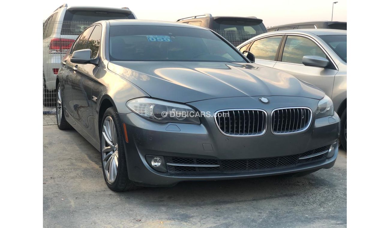 BMW 550i I 4.4L Twin Turbo Engine, Leather+Memory+Driver+Passenger Power Seats, DVD+Navigation+Rear Camera,