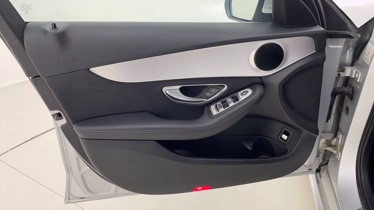 مرسيدس بنز C 200 AMG SPORT PACKAGE 2 | بدون دفعة مقدمة | اختبار القيادة في المنزل