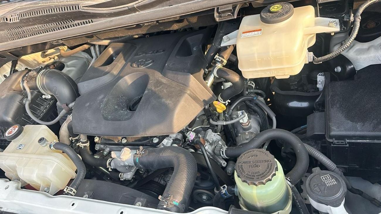 Toyota Hiace DLS - STD ROOF Diesel Engine ,2.8 Liter ,Left Hand Drive ,Automatic