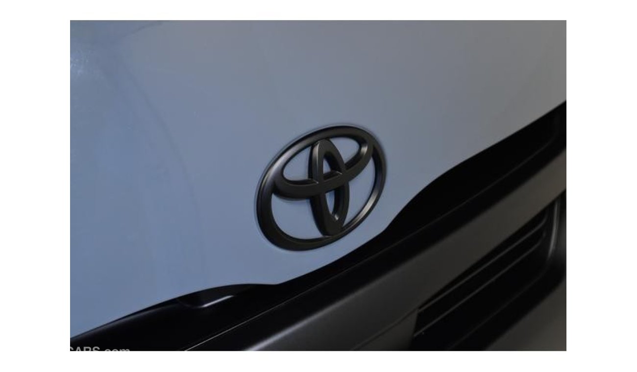Toyota Hiace TRH219W