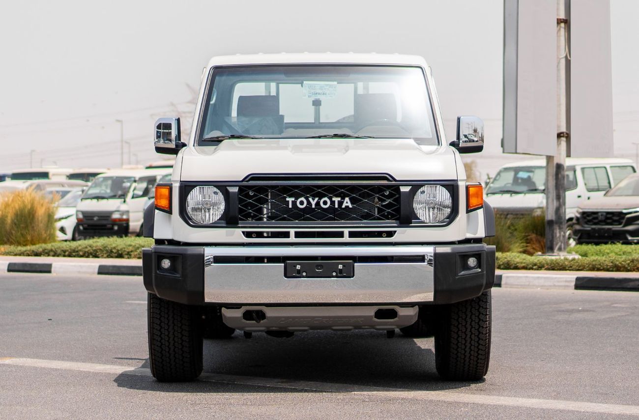 تويوتا لاند كروزر بيك آب 2025 Toyota Land Cruiser LC 79 4.0L MT Petrol (White)
