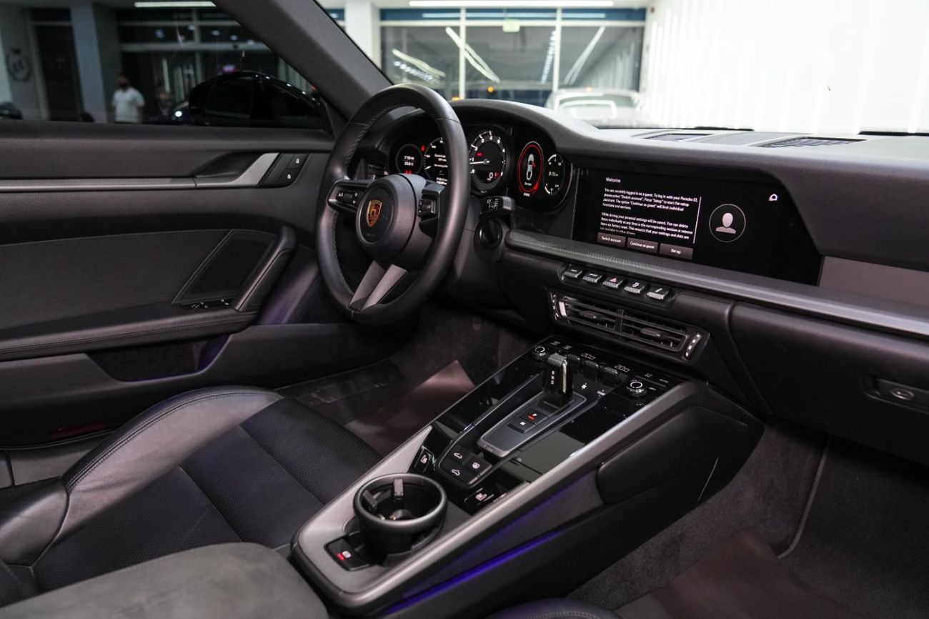Porsche 911 Porsche 911 Carrera 4S 2024 Accident Free | Paint Free Porsche Warranty  Service Until 2028