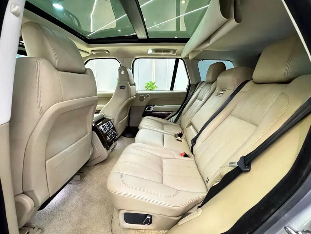 Land Rover Range Rover FACELIFT RR VOGUE || SUPERCHARGED || GCC SPECS || TOP RANGE || PANORAMIC