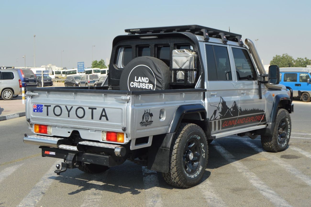 تويوتا لاند كروزر بيك آب Double cabin 4.5L, perfect inside and outside