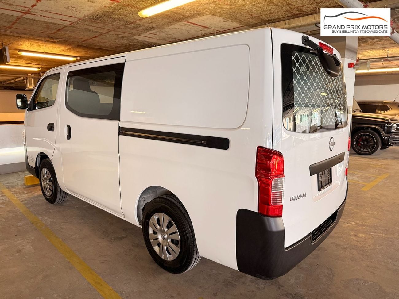 نيسان أورفان 6-Seater Manual (5-Door)