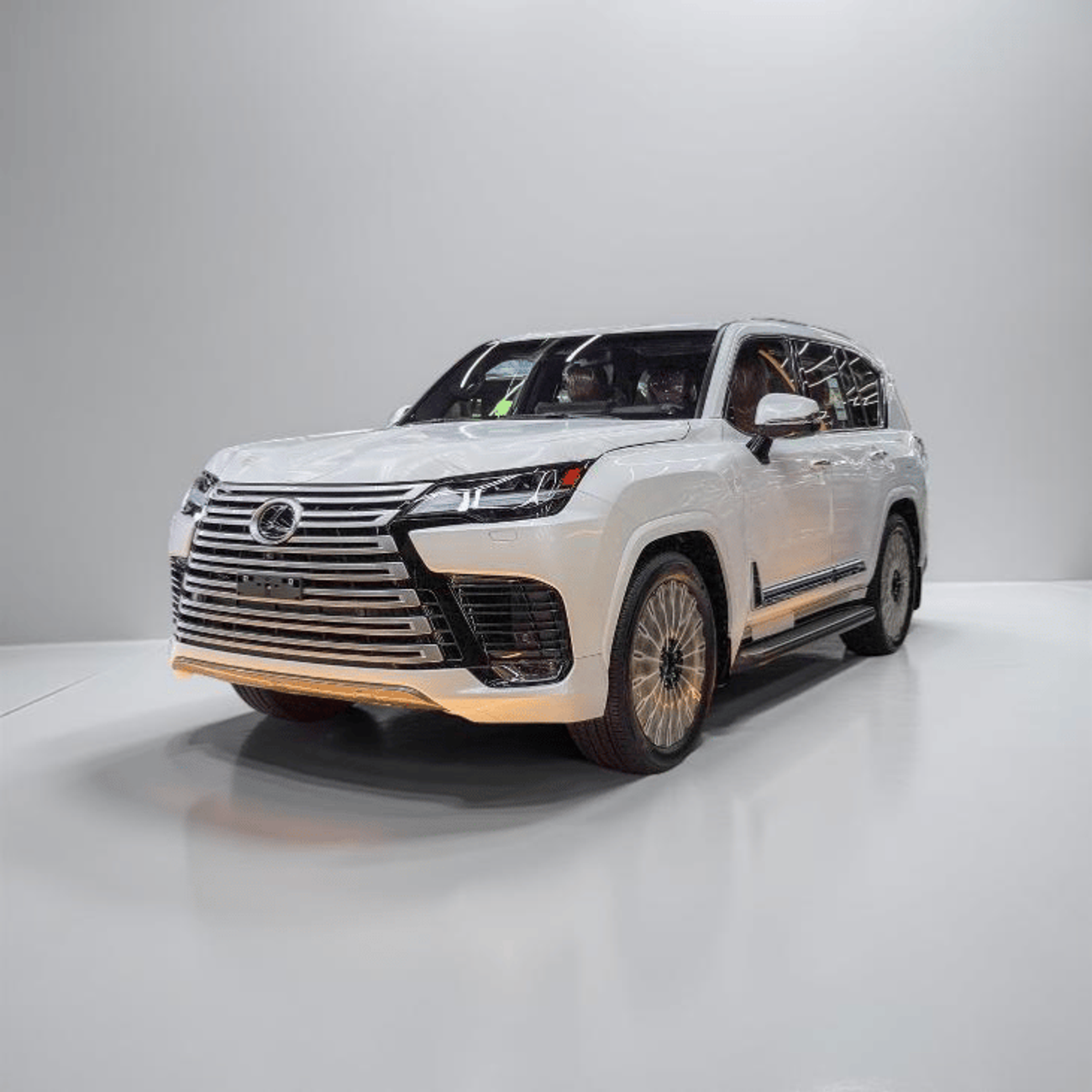 Lexus LX 700h 3.5 vip fully loaded