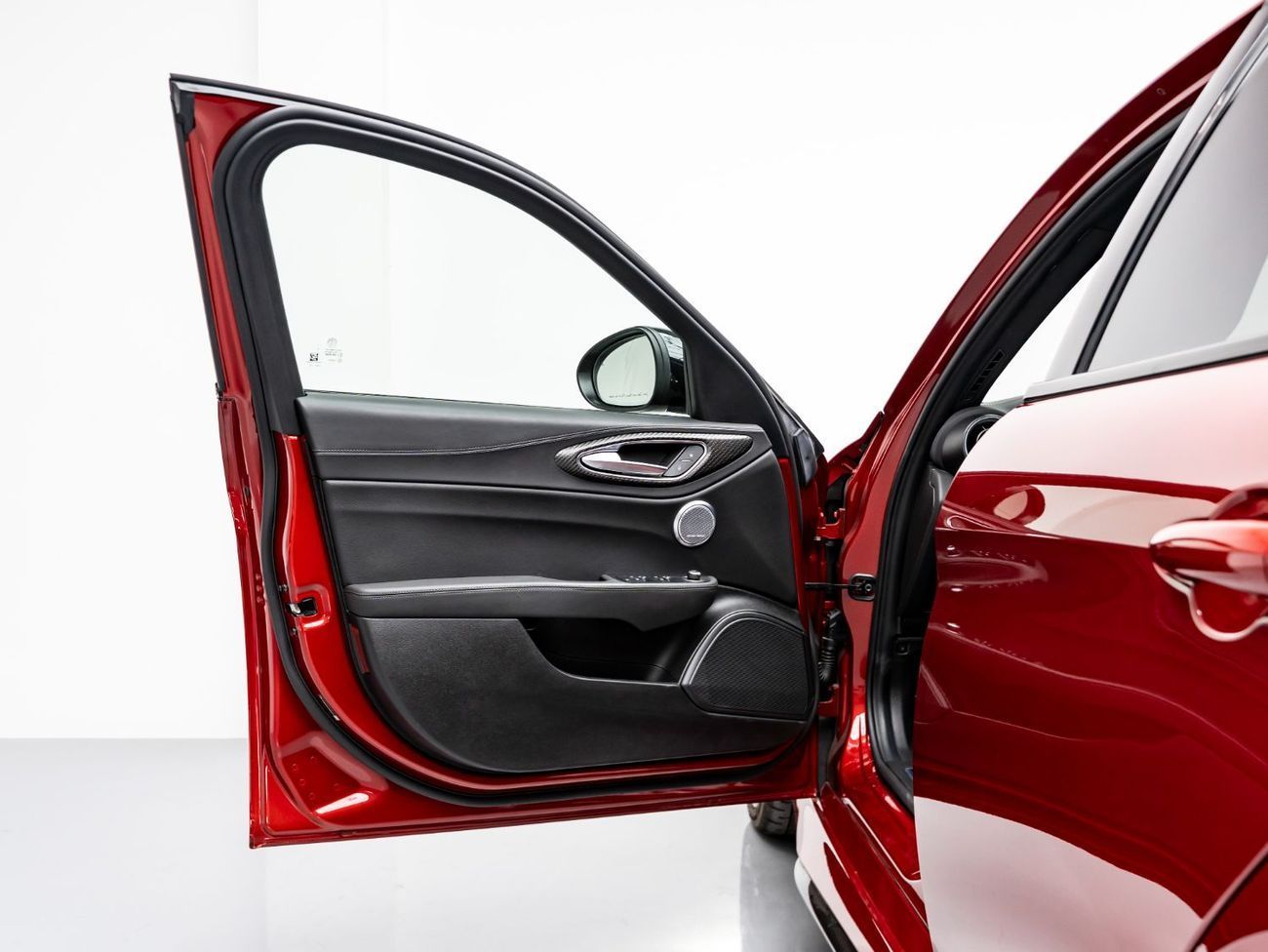 Alfa Romeo Giulia 2024 Alfa Romeo Giulia Quadrifoglio, 2029 Alfa Romeo Warranty + 2029 Service Contract, Low KMs, GCC