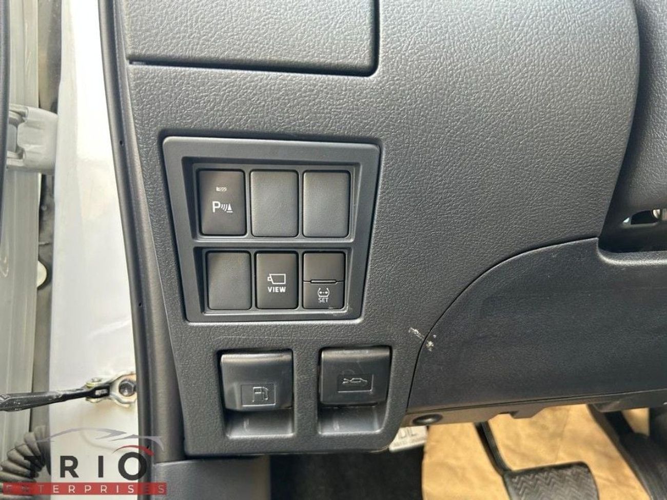 Toyota Hilux TOYOTA HILUX ADVENTURE - 4.0L - PETROL - AT - 2025MY ( OMAN SPEC )