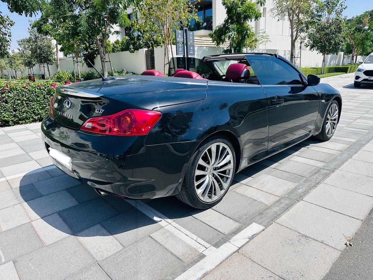Infiniti G37