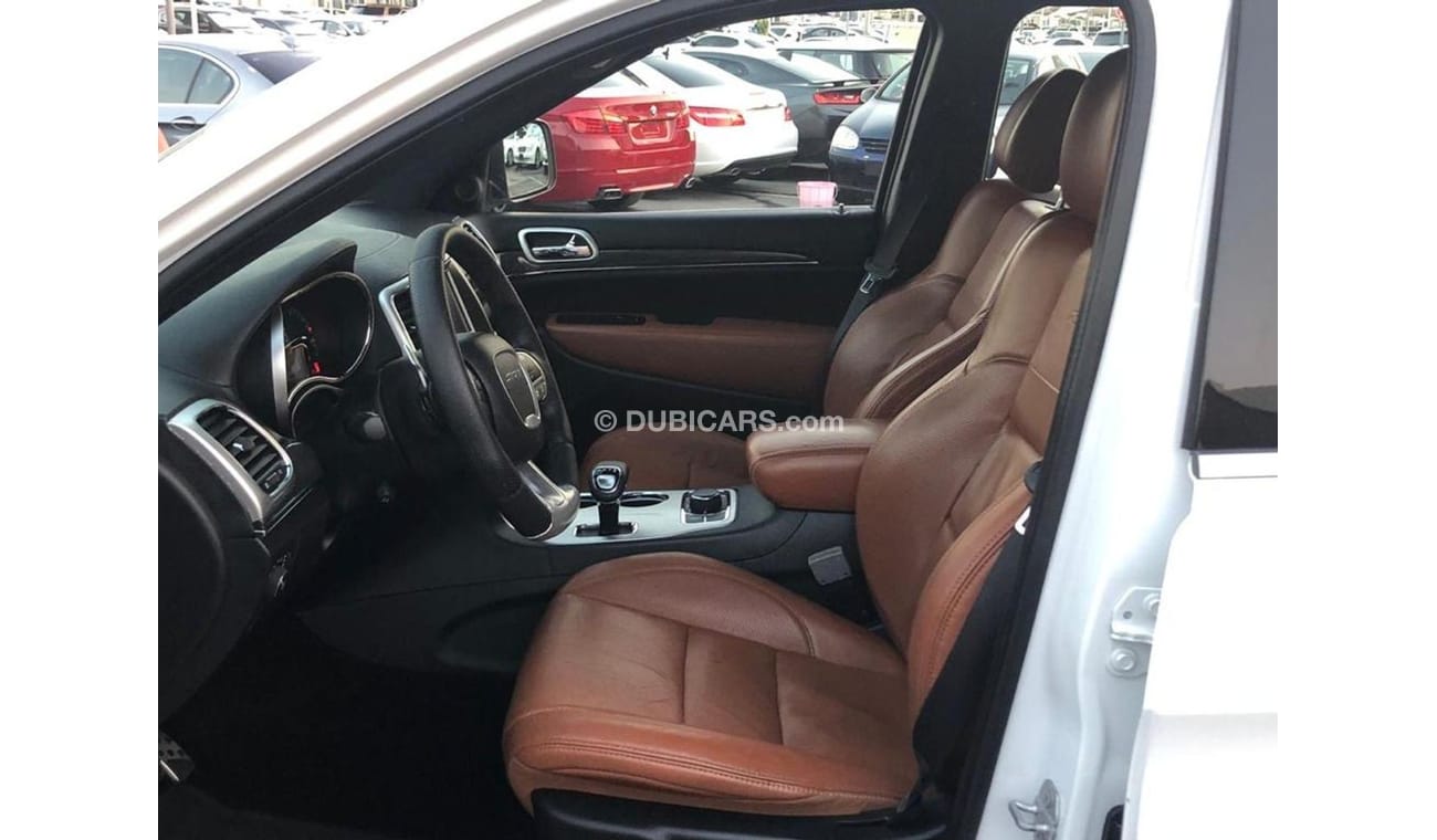 Jeep Grand Cherokee Jeep grand chorque  SRT model 2015 GCC  car one owner full option low mileage  panoramic roof leathe