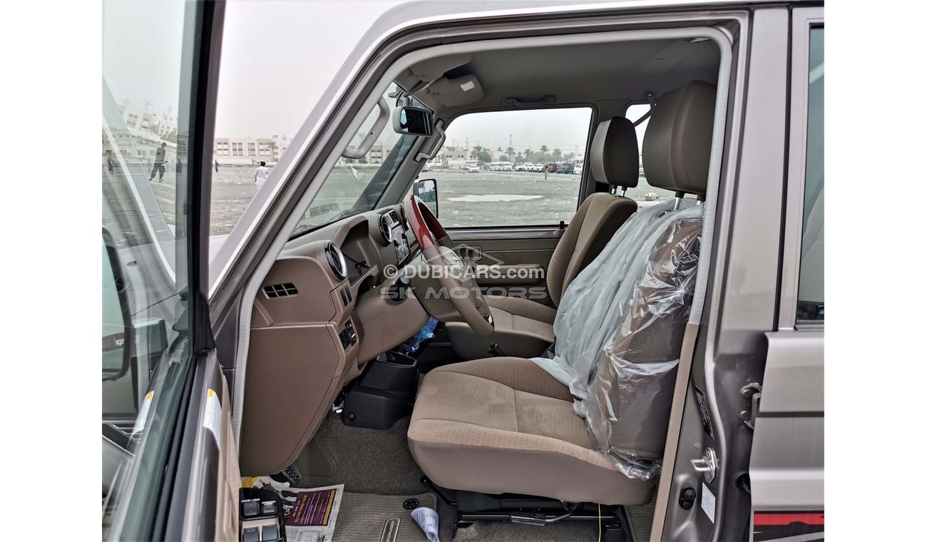 تويوتا لاند كروزر 70 4.5LDiesel, M/T,  Alloy Rims, Diff Lock, Rear Camera, 4WD (CODE # LX7603)