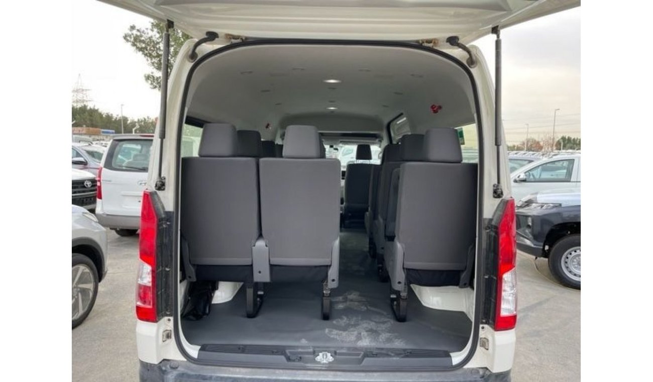 تويوتا هاياس TOYOTA HIACE 2.8L DLX Deisel MT