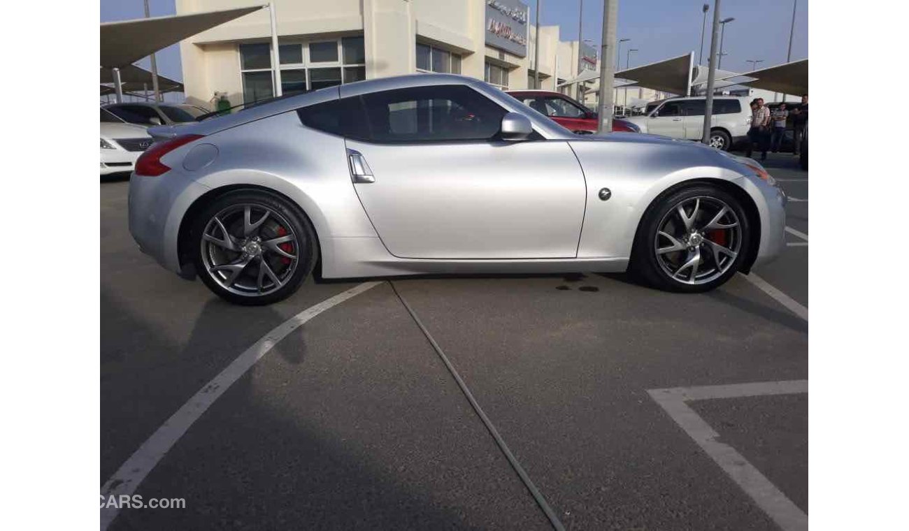 نيسان 370Z سياره نظيفه جدا بحاله ممتاذه ضمان شاسيه جير ماكينه