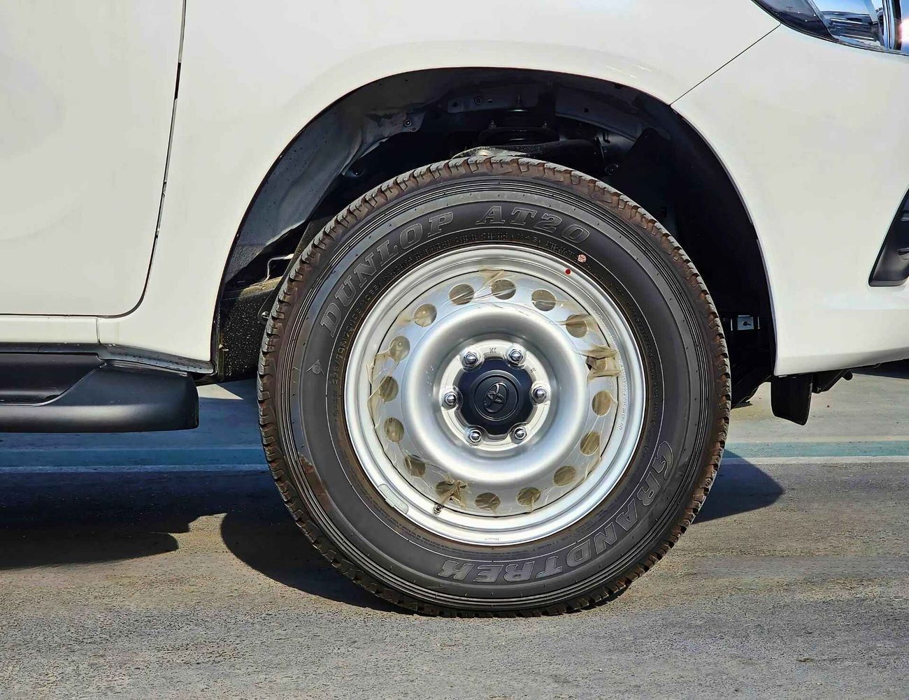 Toyota Hilux SINGLE CABIN/ 5+2 HOOKS LONG BODY/ 2.4L DIESEL M/T/V4 4WD/BASIC WITH POWER WINDOWS/CODE#DMSC