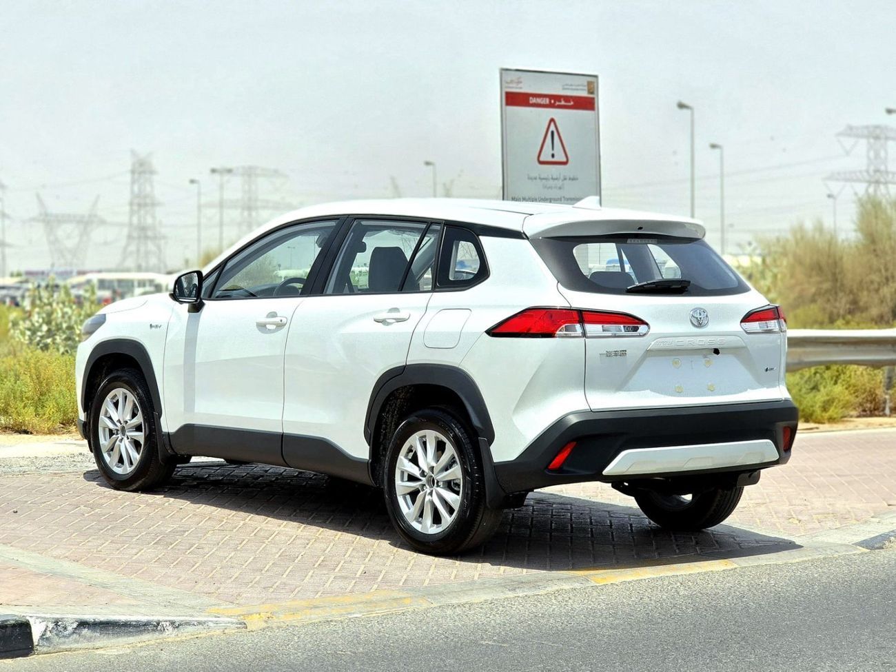 تويوتا كورولا كروس TOYOTA COROLLA CROSS 2.0L ELITE PLUS - FULL - 2025 - WHITE INSIDE BLACK