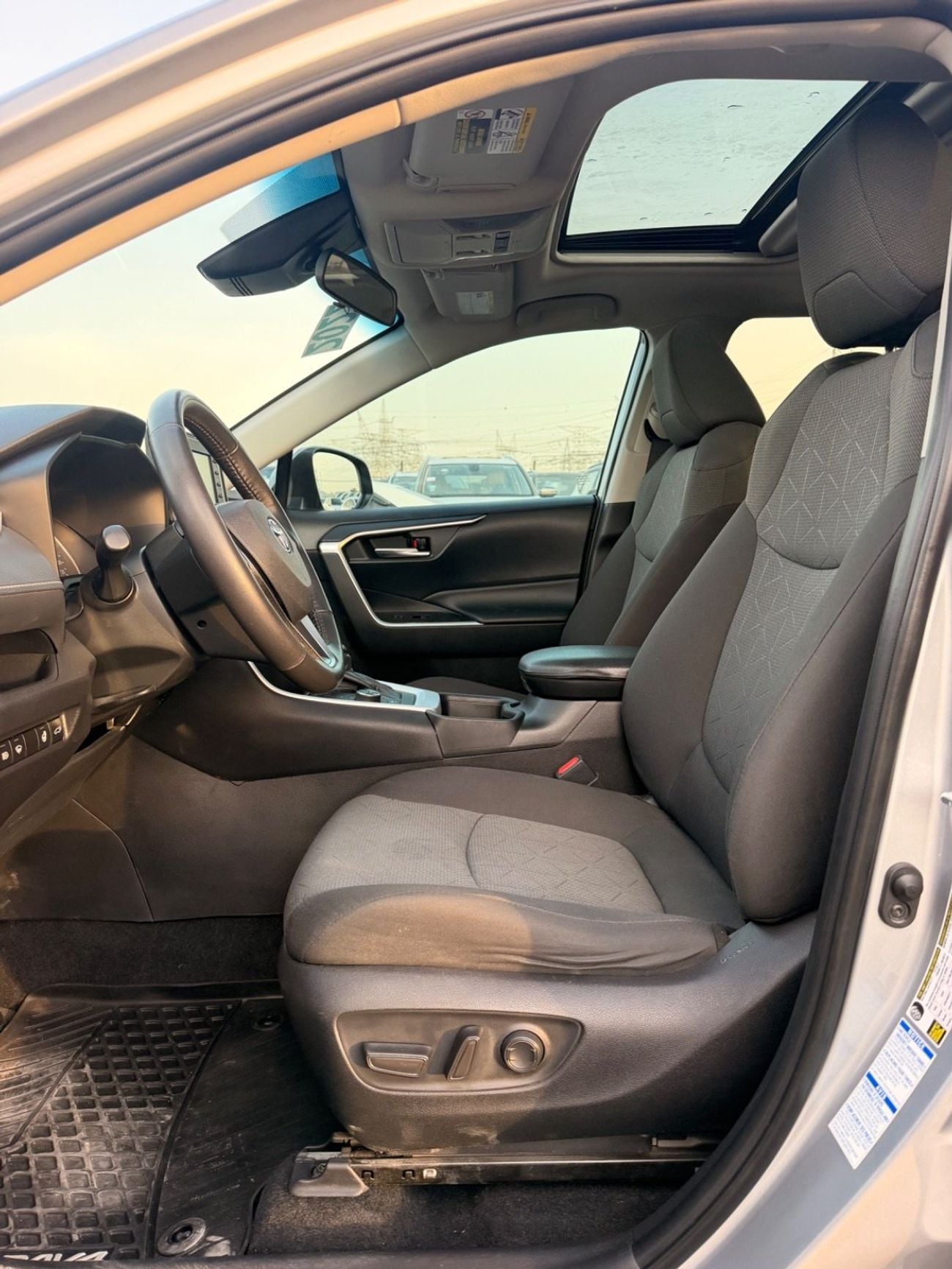 Toyota RAV4 Hybrid XLE 2.5L