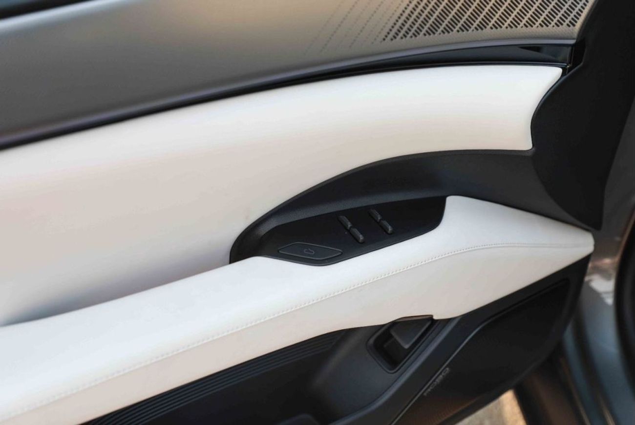 Ji Yue 01 2023 JIYUE 01 MAX - أبيض من الداخل أبيض | للتصدير فقط