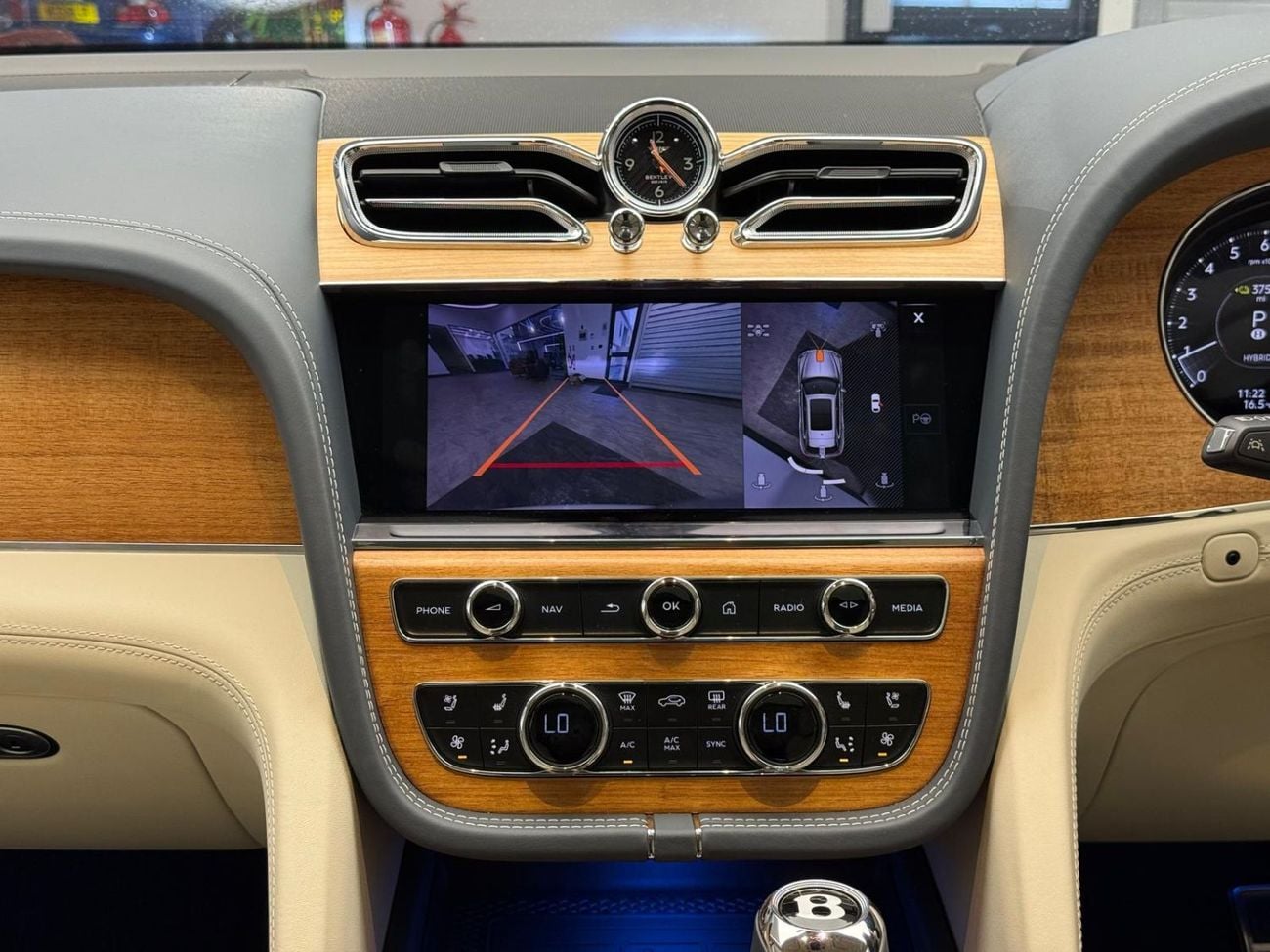Bentley Bentayga AZURE